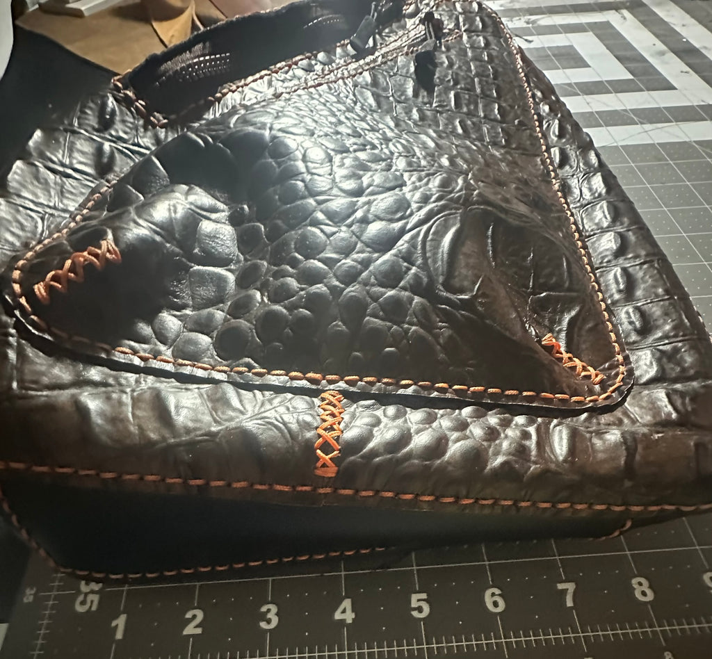 Appalachian Sling Bag - Unisexy Leather Crossbody with Adjustable Strap