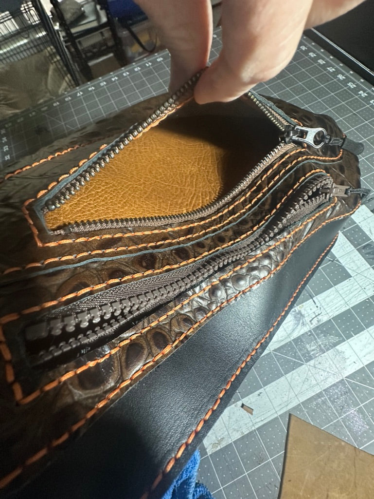 Appalachian Sling Bag - Unisexy Leather Crossbody with Adjustable Strap