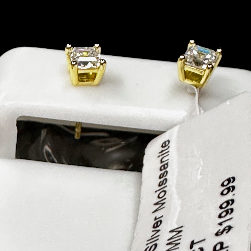 0.68ct Princess Cut Moissanite Stud Earrings - GRA Certified Warranty