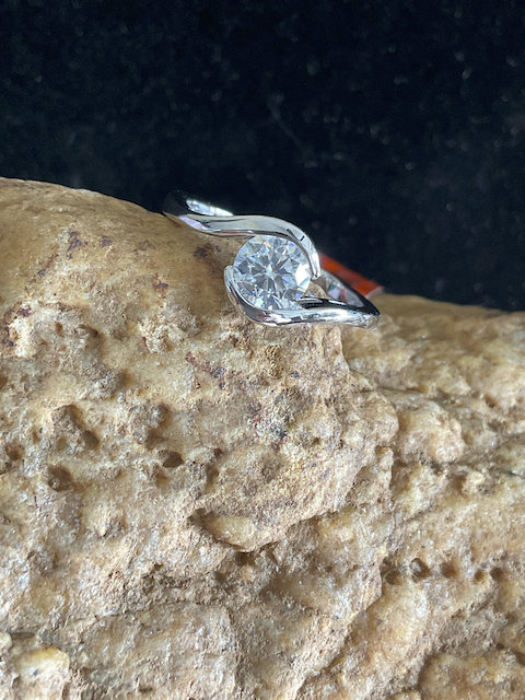 1CTW Infinity Solitaire Moissanite Ring 925 Sterling Silver - Size 8