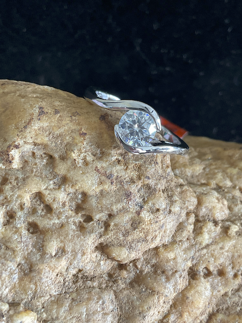 1CTW Infinity Solitaire Moissanite Ring 925 Sterling Silver - Size 8